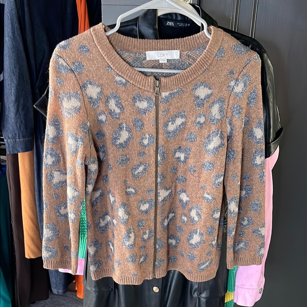 LOFT Women's Tan and Gray Leopard Print Sweater